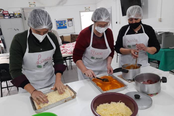 Participaram dez produtores rurais e usuários da Rede de Atenção Psicossocial da Prefeitura