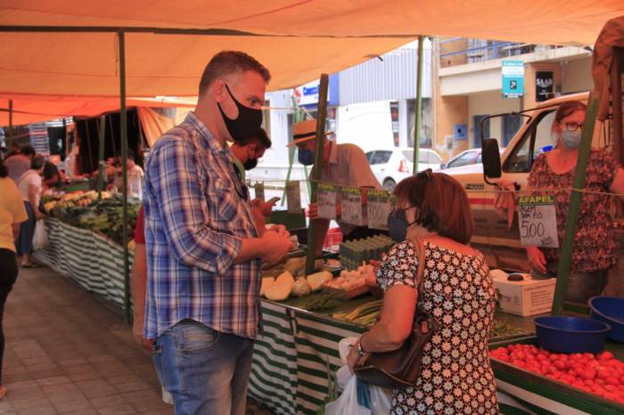 Cristiano esteve na tradicional Feira da Bento, dialogou com feirantes e ouviu demandas da comunidade