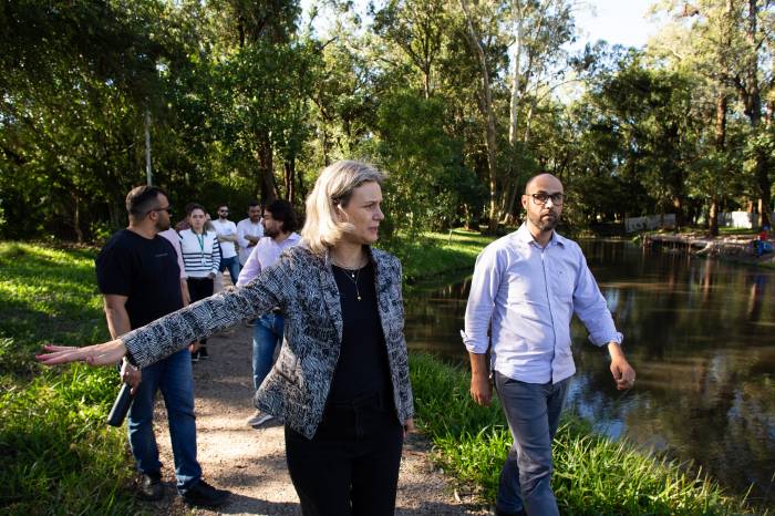 Prefeita acompanhou mais uma etapa dos trabalhos que já atingem 65% da obra
