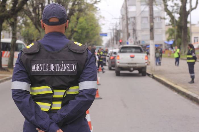 Manifestação religiosa motorizada tradicionalmente reúne caminhoneiros e é uma homenagem ao Dia do Motorista. Agentes de Trânsito estarão presentes em todo o percurso