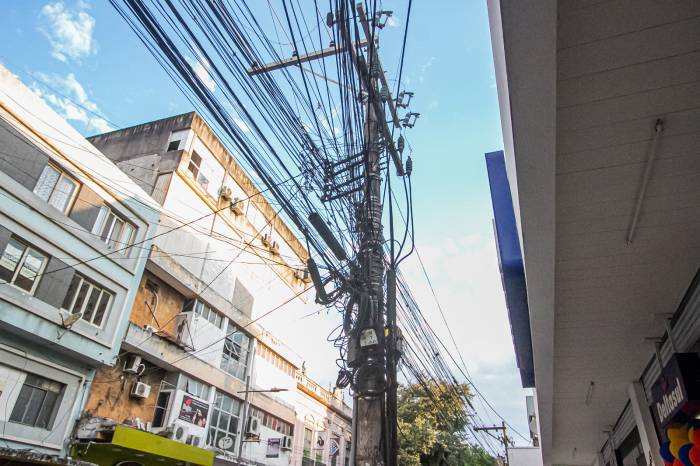 Pelo menos três secretarias darão suporte ao serviço a ser realizado na área central de Pelotas, por concessionária de energia elétrica, após determinação judicial