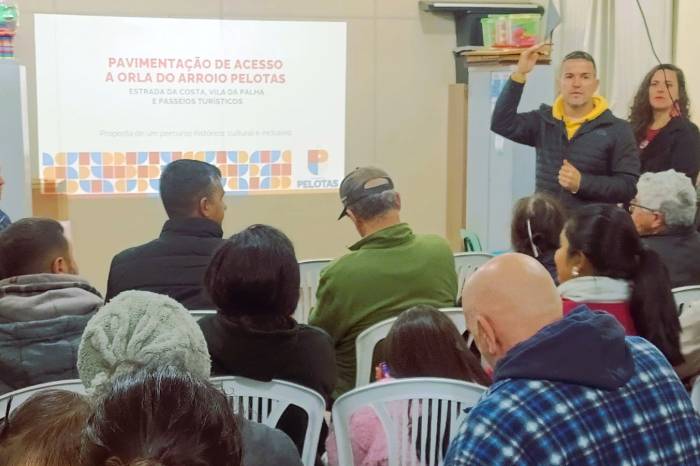 Projeto a ser executado com recursos de emenda parlamentar e do Ministério do Turismo foi exibido em reunião aberta a moradores da Vila da Palha e da Estrada da Costa