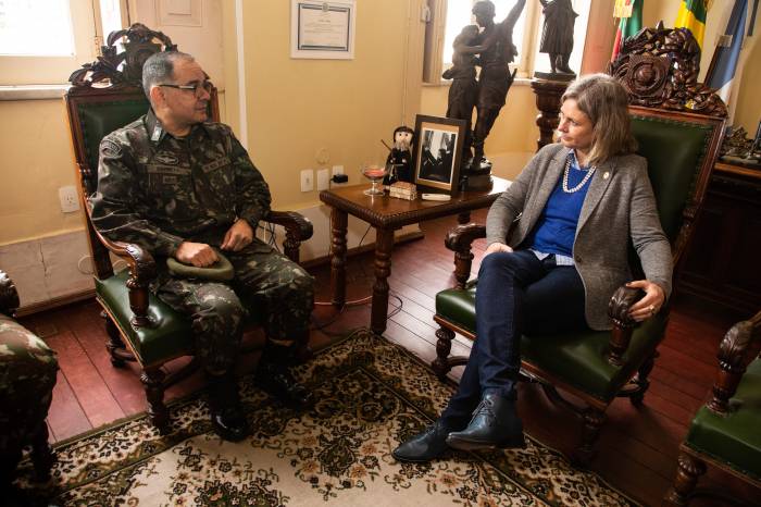 Paula e o general Ivon Barreto Leão acertaram alguns detalhes sobre a tradicional homenagem ao Dia da Independência, que neste ano completa 200 anos