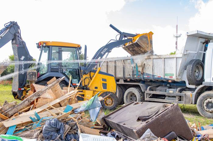 Frente de trabalho para serviços de zeladoria em coordenação da Prefeitura, via Secretaria de Serviços Urbanos e Infraestrutura (Ssui)