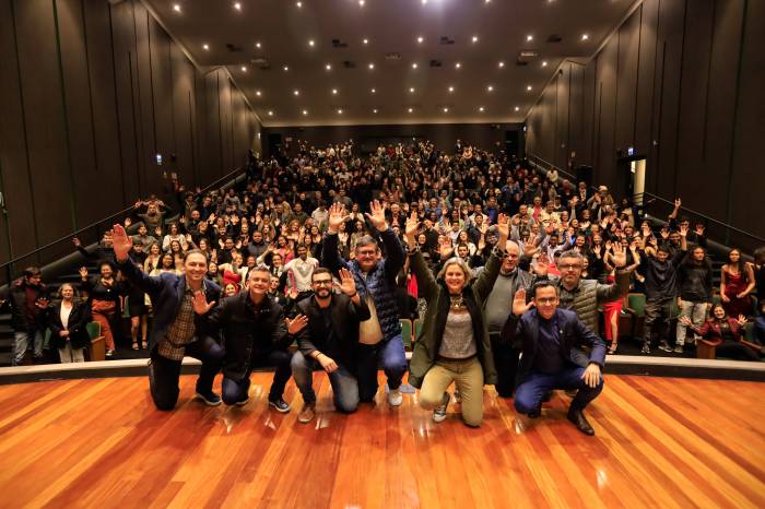 Programa municipal que estimula o empreendedorismo, a qualificação profissional e oportuniza aproximação do mercado de trabalho já formou mais de 500 jovens
