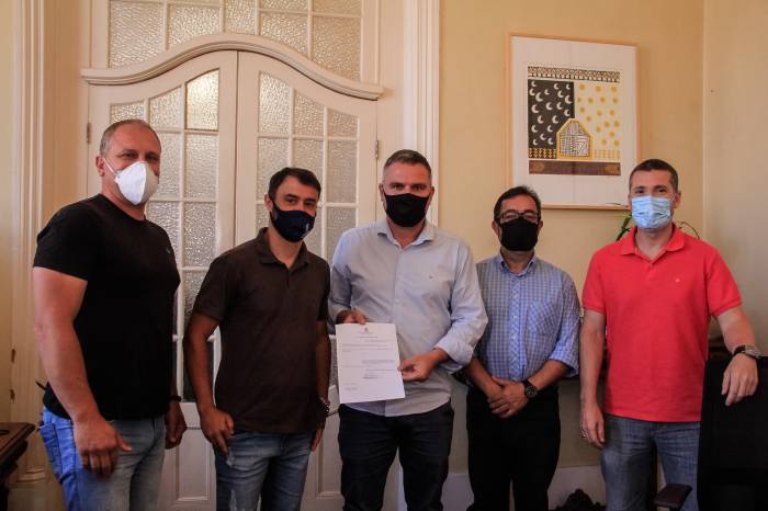 O documento prevê a alteração no percentual de aprovação para a entrada de pessoas e veículos não residentes em loteamentos da cidade