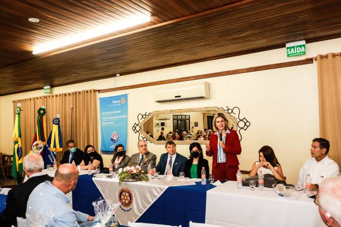 Durante a atividade, foram feitas homenagens aos rotarianos pela arrecadação de recursos para construção da nova sede da Associação de Pais de Down de Pelotas