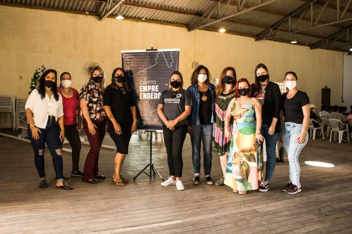 Cerca de 40 jovens assistiram a formação, que visa à preparação para o mercado de trabalho. A iniciativa faz parte do programa Bairro Empreendedor e do eixo prevenção do Pacto Pelotas Pela Paz