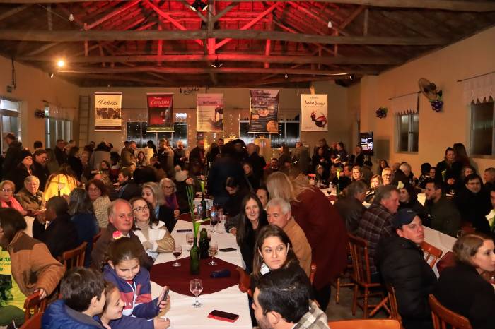 Evento dedicado a celebrar a produção da bebida em Pelotas voltou a ser realizado, após uma pausa de dois anos, na Colônia Maciel