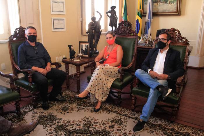 Paula e Cristiano Silva avaliaram novas perspectivas de trabalho com a construção do hospital