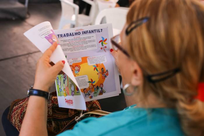 Objetivo é conscientizar que crianças e adolescentes devem estar em lugares seguros, que promovam o seu desenvolvimento