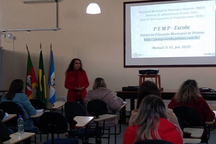 Capacitação da plataforma foi direcionada a equipes diretivas e secretários das escolas da rede municipal a fim de qualificar processo educacional em Pelotas