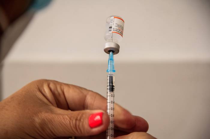 Pelotas registra mais de 72 mil pessoas que não tomaram as doses de reforço