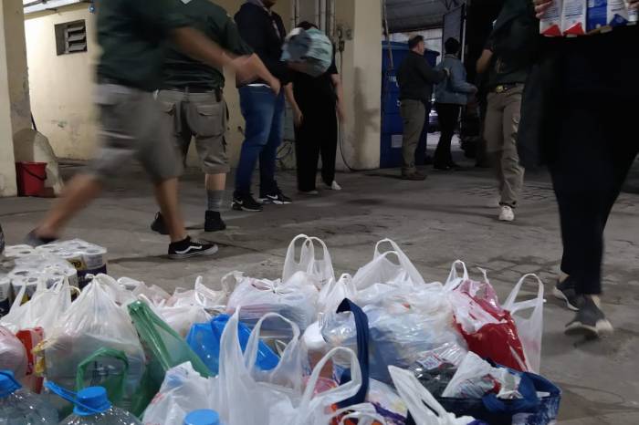 Insumos e donativos arrecadados estão sendo utilizados em Pelotas e nos municípios da região que sofreram com as enchentes e chuvas