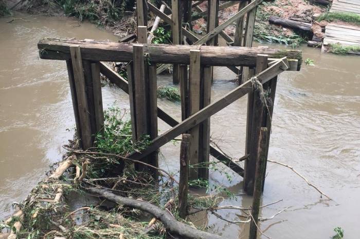 Dez estruturas foram destruídas pelas chuvas na zona rural