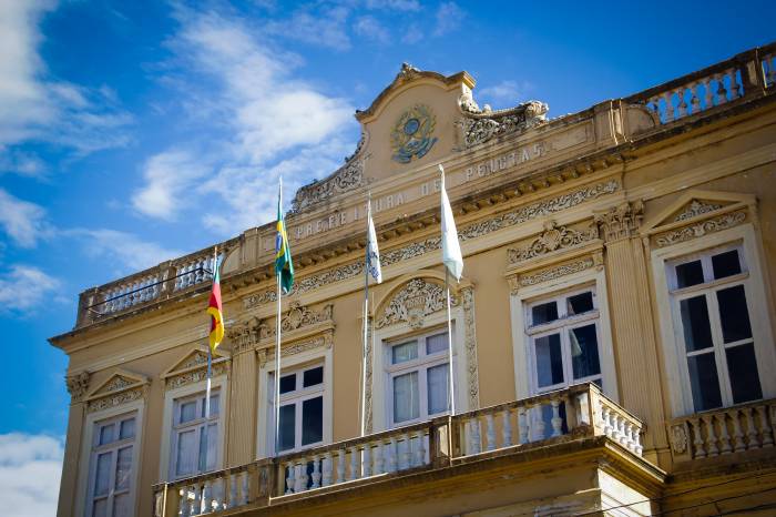 Bandeira vermelha leva secretarias à preferência para o teleatendimento, para reduzir o fluxo de pessoas nas ruas da cidade