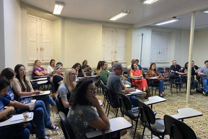 Iniciativa envolve teoria e oficinas práticas de instrução e formação de processos de licitação