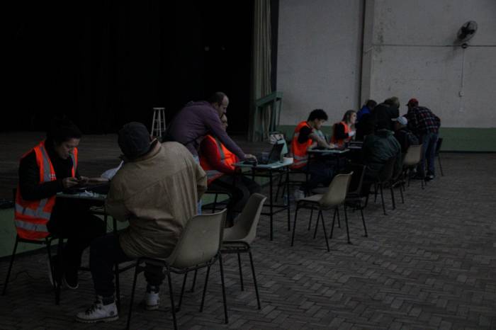 Benefício anunciado pelo governo federal, no valor de R$ 5,1 mil, é direcionado exclusivamente a moradores que tiveram suas casas atingidas pela água; município registra oito mil inscrições