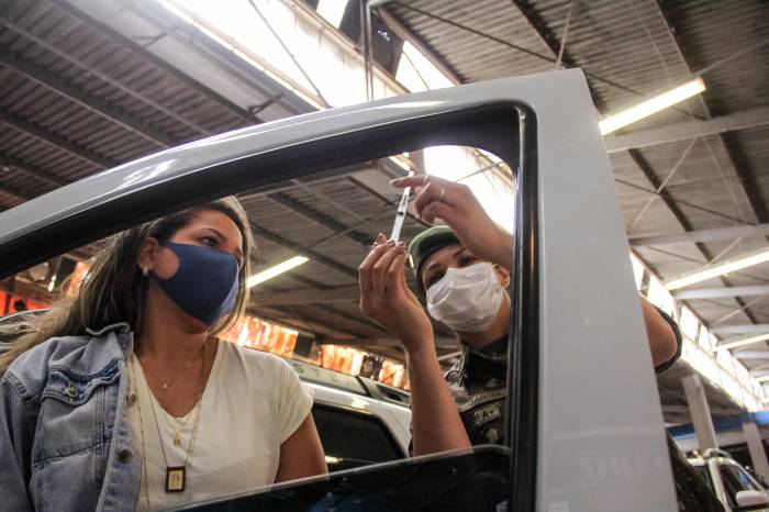 Mais 933 pessoas, vacinadas até 10 de agosto, compareceram ao Centro de Eventos neste quarta-feira (20)