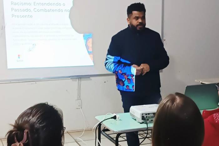 Encontro com estudantes aconteceu na noite de terça-feira