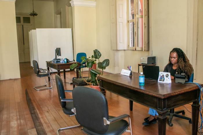 A ouvidoria é o canal de comunicação que foca na melhoria dos serviços da prefeitura à população de Pelotas. Aberta das 8h30 às 17h de segunda à sexta-feira