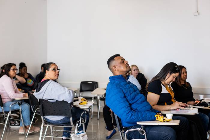 Educadores sociais e do apoio administrativo se preparam para atuar em diferentes áreas de atendimento