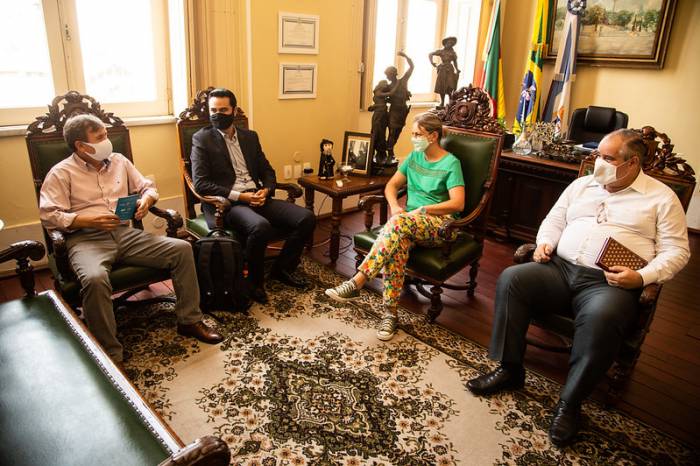 Projetos sociais desenvolvidos pela instituição e as ações do Pacto Pelotas pela Paz foram assuntos tratados no encontro