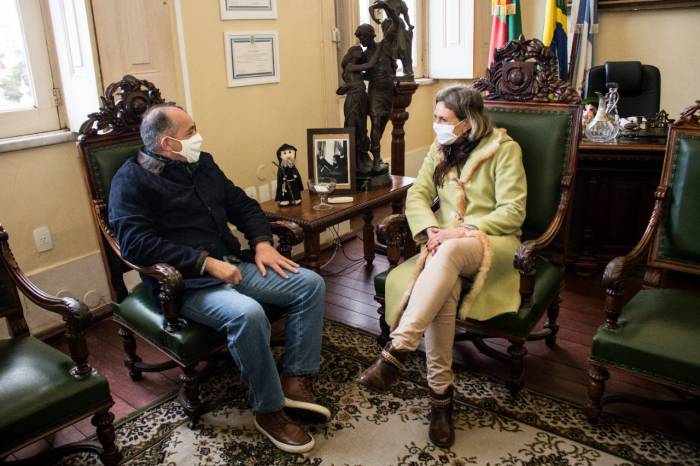Ex-prefeito de Passo Fundo visitou Pelotas e conversou com Paula sobre pautas políticas