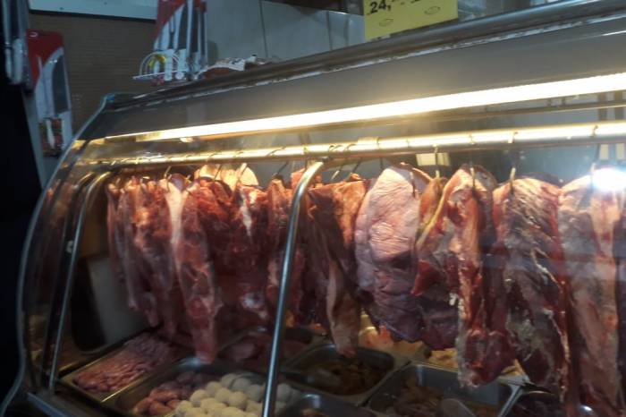 Operação resulta na apreensão e encaminhamento para inutilização de 79 quilos de carne bovina