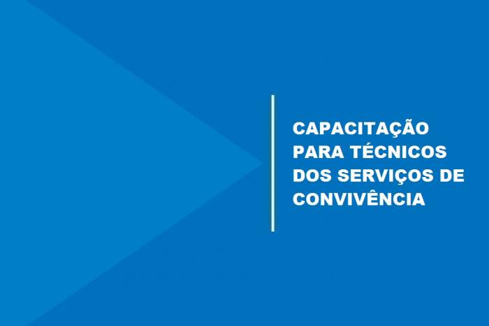 Servidores preparam o acolhimento aos usuários com qualificação técnica e respeito aos protocolos de saúde