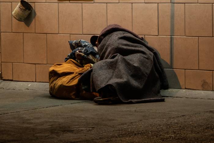 Serviços da assistência social oferecem alimentação, agasalhos e abrigo para pessoas em situação de vulnerabilidade
