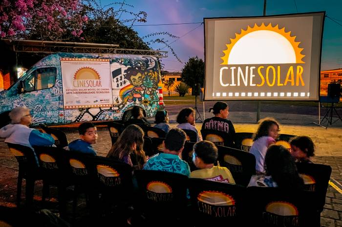 Projeto disponibiliza sessões gratuitas de cinema e oficinas de educação ambiental para crianças e jovens
