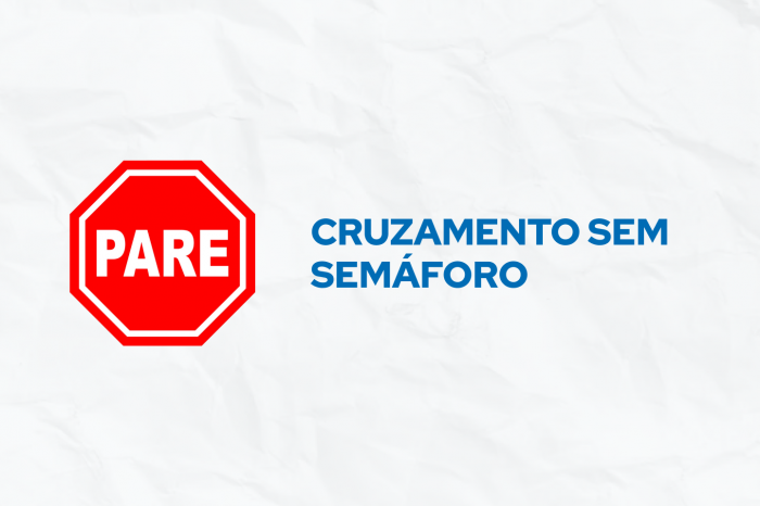 Acidente de trânsito danifica sinalização
