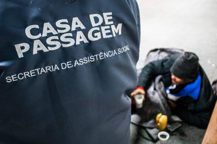 Secretaria de Assistência Social oferece 84 leitos para pessoas em situação de rua na Casa de Passagem, e equipes da Abordagem Social irão percorrer as ruas para captar usuários