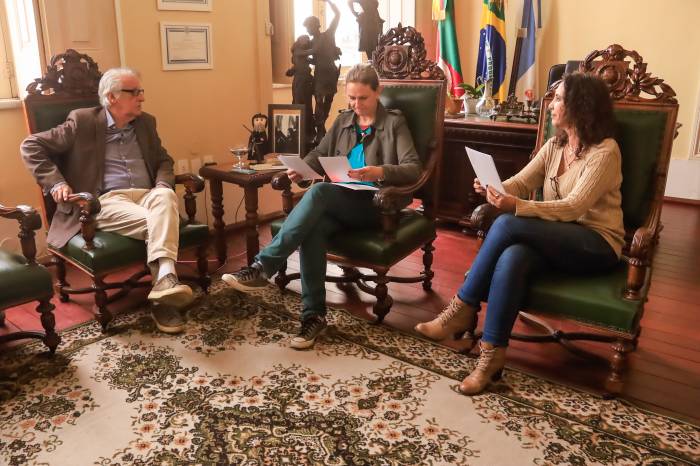 Cartilhas que contam a trajetória do escritor regionalista serão oferecidas na rede municipal de ensino