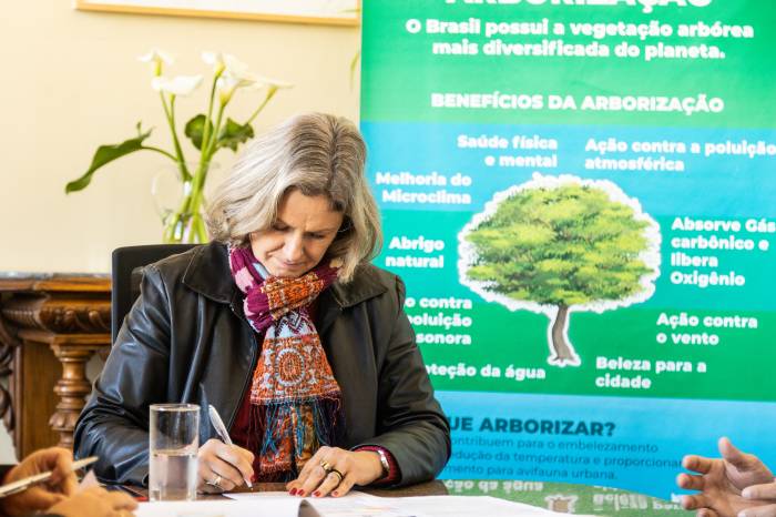 O contrato assinado pela prefeita Paula Mascarenhas, prevê o plantio de mais de 3 mil mudas, além da manutenção arbórea.