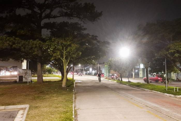 Município estende o novo sistema de iluminação pública para a principal via do bairro Fragata