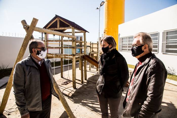 As escolas municipais Maria Helena Vargas da Silveira, no Sítio Floresta, e prefeito Ary Alcântara, no Navegantes, vão beneficiar 370 alunos