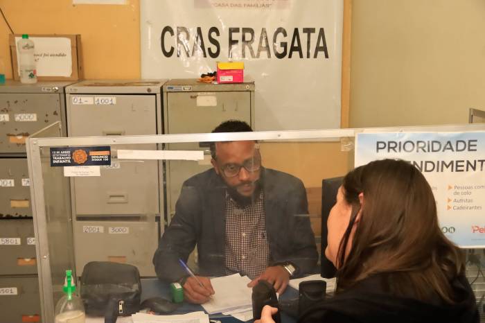 Ação ocorreu nos Cras Areal, Fragata e Três Vendas, a fim de reduzir o tempo de espera nas filas e a demanda por atendimento nas unidades. Agendamentos começaram no início da noite de quinta-feira e se estenderam durante a madrugada e nesta sexta-feira