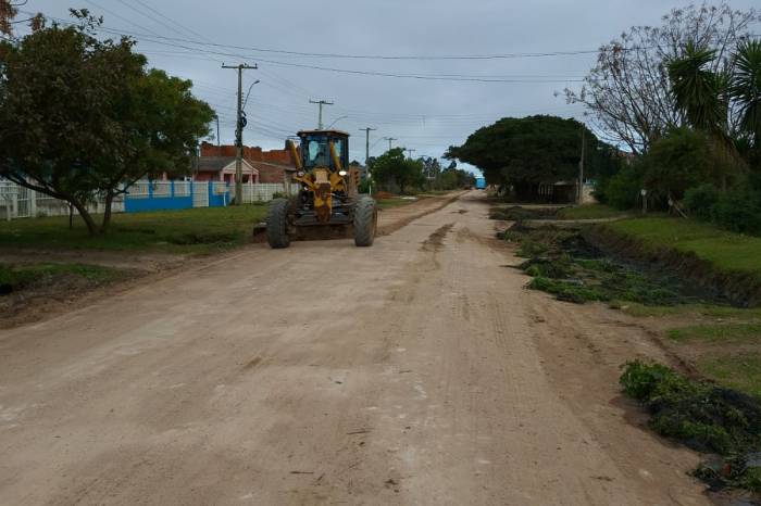 Outros serviços de zeladoria tiveram continuidade na localidade durante toda esta quinta-feira (24)