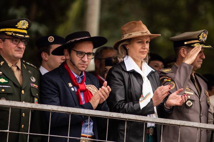 Prefeita Paula Mascarenhas acompanhou as homenagens realizadas pelos Centros de Tradições Gaúchas e instituições envolvidas com o Dia do Gaúcho, em referência às comemorações do 20 de setembro