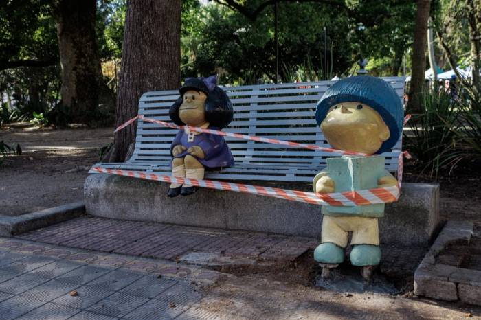 A obra foi recolocada em seu local original após quatro dias