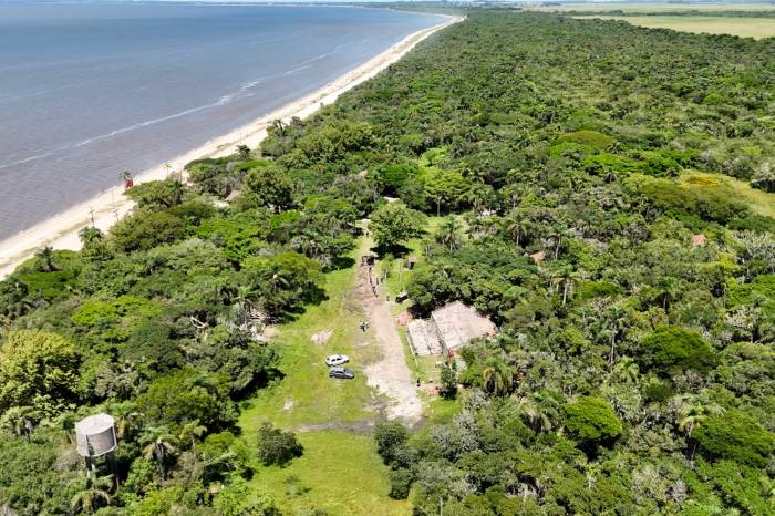 Trabalhos envolvem saneamento, recuperação de banheiros, bar e prédio administrativo