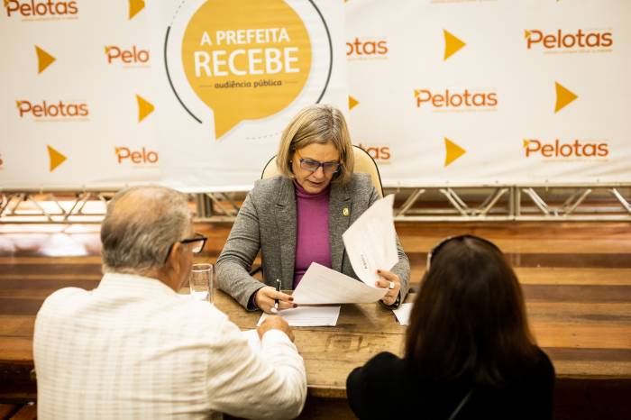 Cerca de onze atendimentos, individuais e para grupos, foram realizados no Paço Municipal pela gestora junto aos secretários para tratar sobre demandas e avaliações da cidade