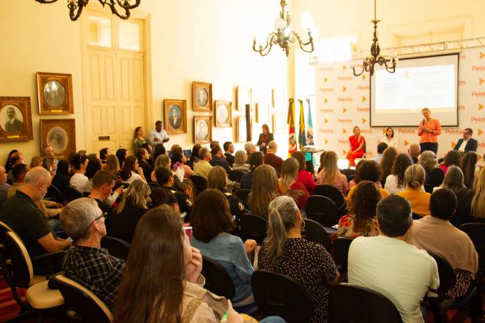 Cerimônia organizada pela Prefeitura destacou quem desenvolve suas atividades com dedicação e responsabilidade