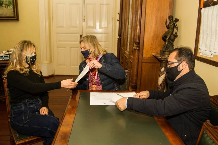 Projeto de autoria da vereadora Marisa Schwarzer institui ações na última semana do mês de setembro em homenagem ao Dia Internacional contra a Raiva