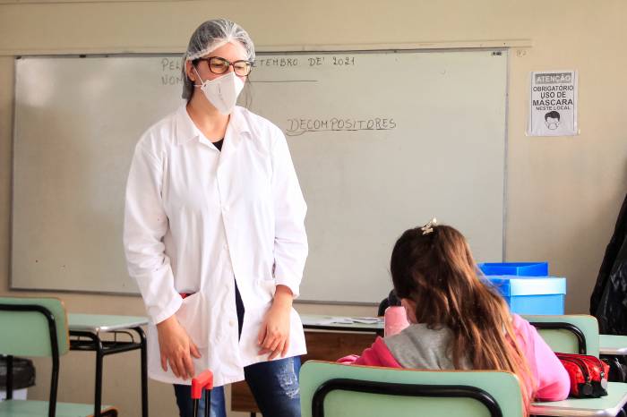 No sábado (19) e domingo (20), serão atendidos os pedidos realizados de forma on-line. A partir de segunda-feira (21), as equipes atuarão das 8 às 17h, sem interrupção ao meio-dia, na rua Andrade Neves, 2.276
