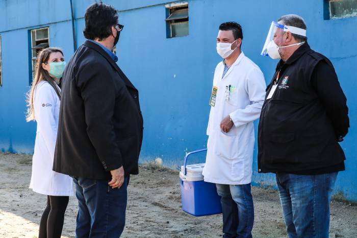 Equipes da Secretaria de Saúde e efetivos das forças de segurança do município acompanharam o jogo, que ocorreu neste sábado (1º)