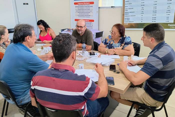 Levantamento realizado pelo IBGE é apresentado em reunião na Secretaria de Desenvolvimento Rural da Prefeitura