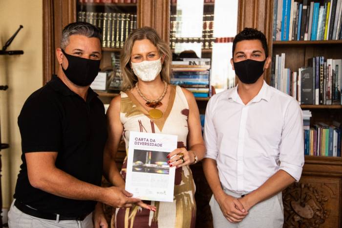 Documento foi entregue pelo coordenador estadual da Diversidade, Daniel Morethson, que também falou sobre o planejamento de ações para a população LGBTQIA+ neste ano